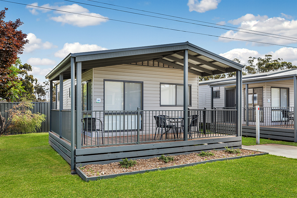DOG FRIENDLY DELUXE CABIN (4 BERTH) BIG4 Bendigo Marong Holiday Park Marong, Victoria, Australia